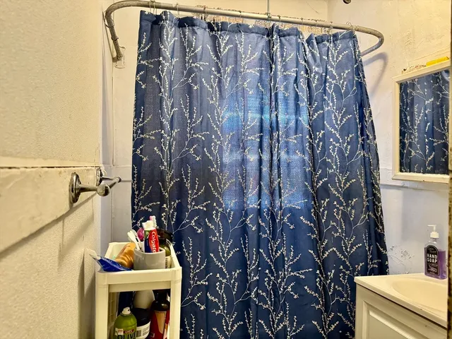 $499,900 | 21 Bloomfield Street, Springfield, MA 01108