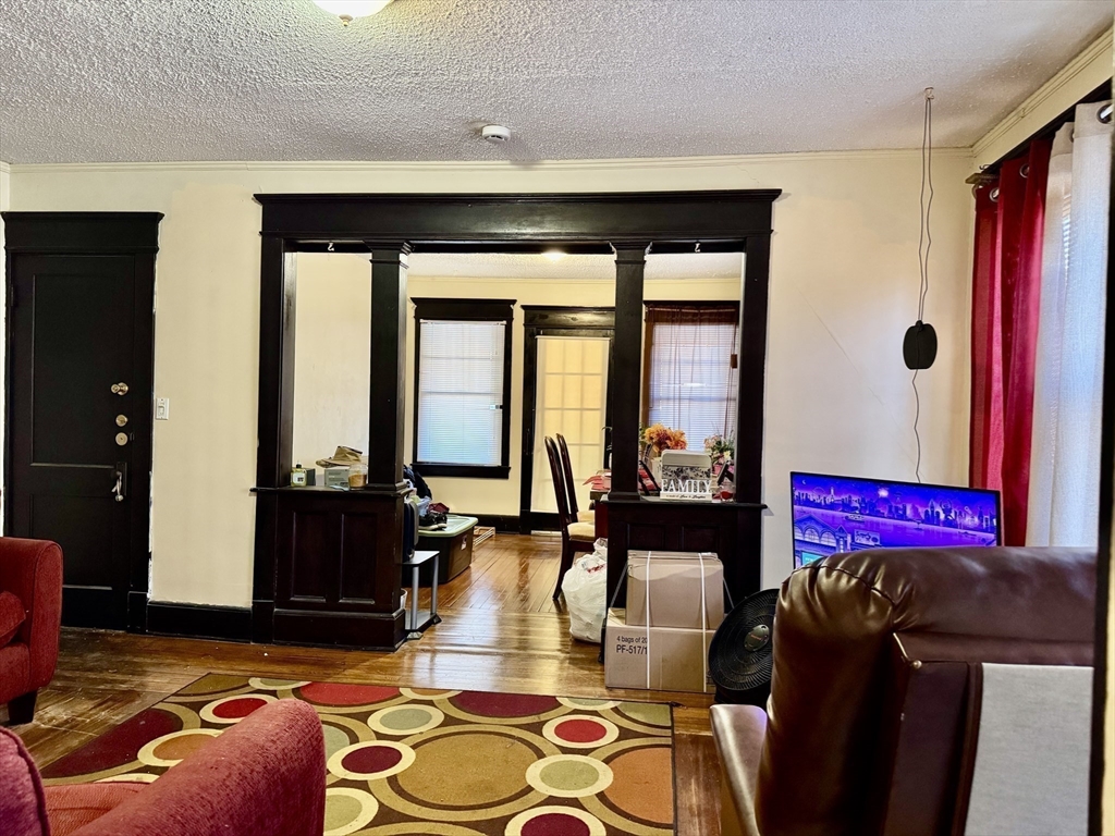 21 Bloomfield Street Springfield, MA 01108 - Photo 20 of 33