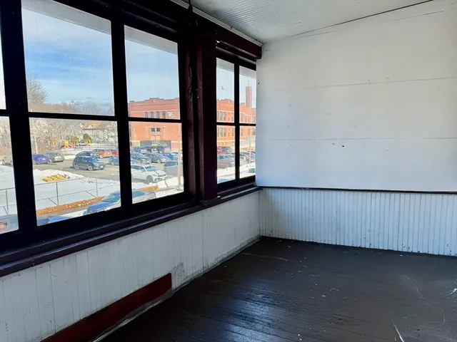 $499,900 | 21 Bloomfield Street, Springfield, MA 01108