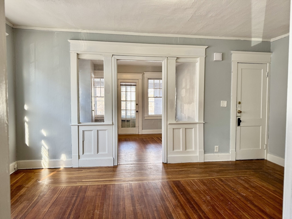 21 Bloomfield Street Springfield, MA 01108 - Photo 3 of 33