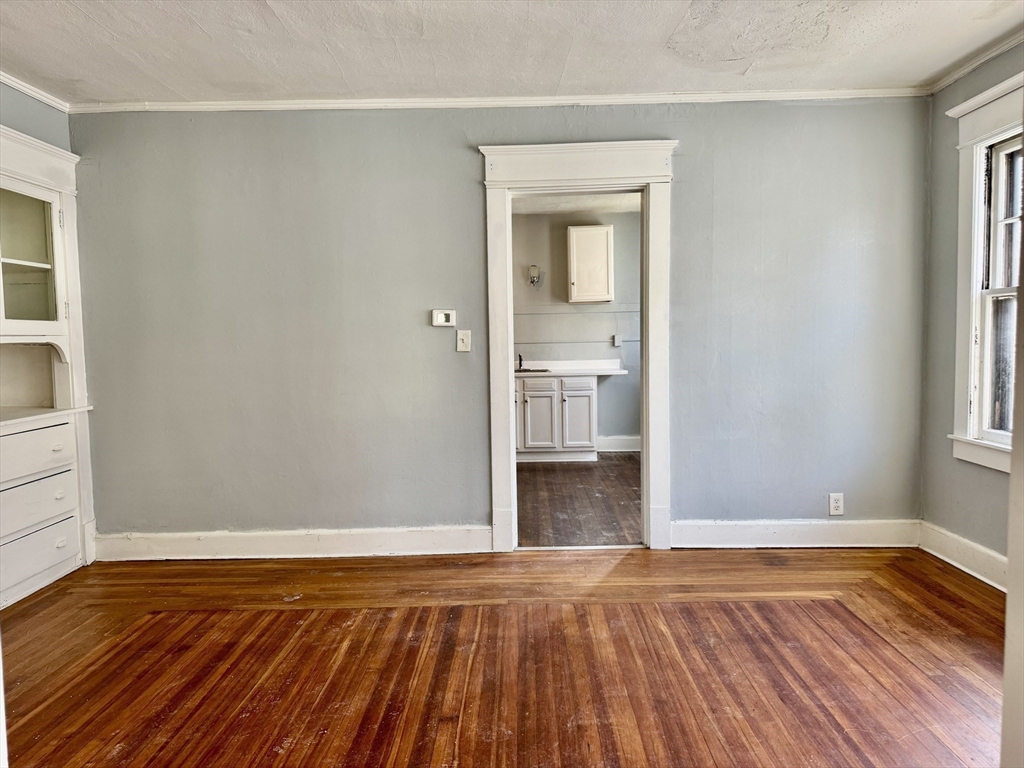 21 Bloomfield Street Springfield, MA 01108 - Photo 6 of 33