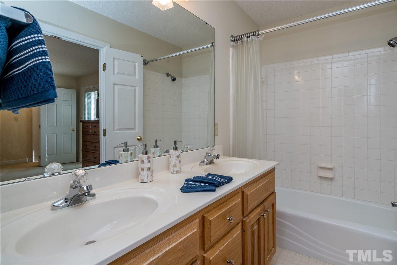 6312 Wynbrook Way Raleigh, NC 27612 - Photo 17 of 28