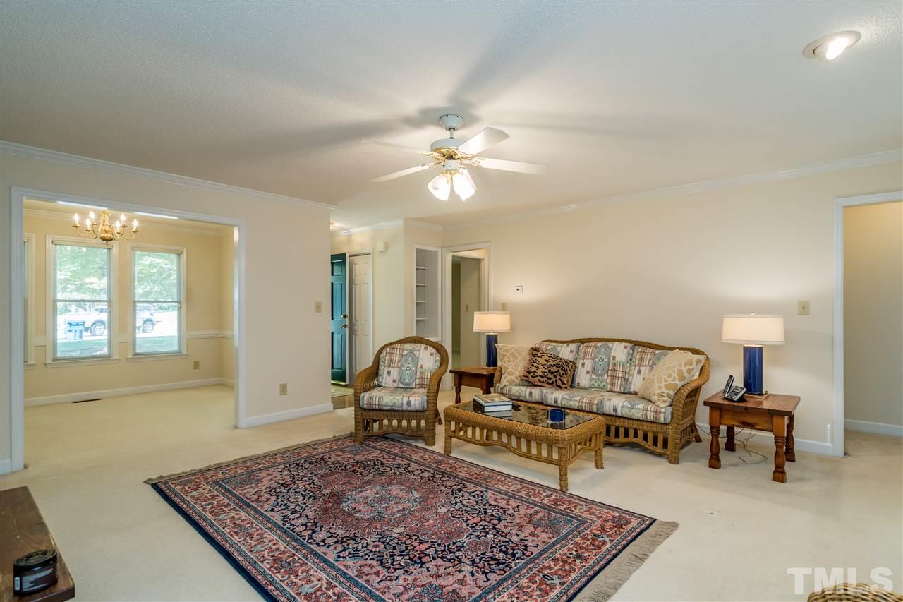 6312 Wynbrook Way Raleigh, NC 27612 - Photo 7 of 28
