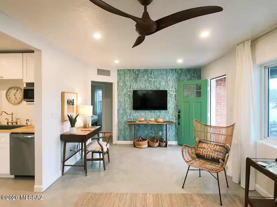 1402 East Roger Road Tucson, AZ 85719 - Photo 3 of 23
