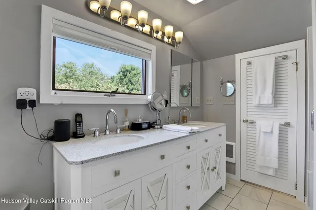 $750,000 | 3 Finger Street, Saugerties, NY 12477