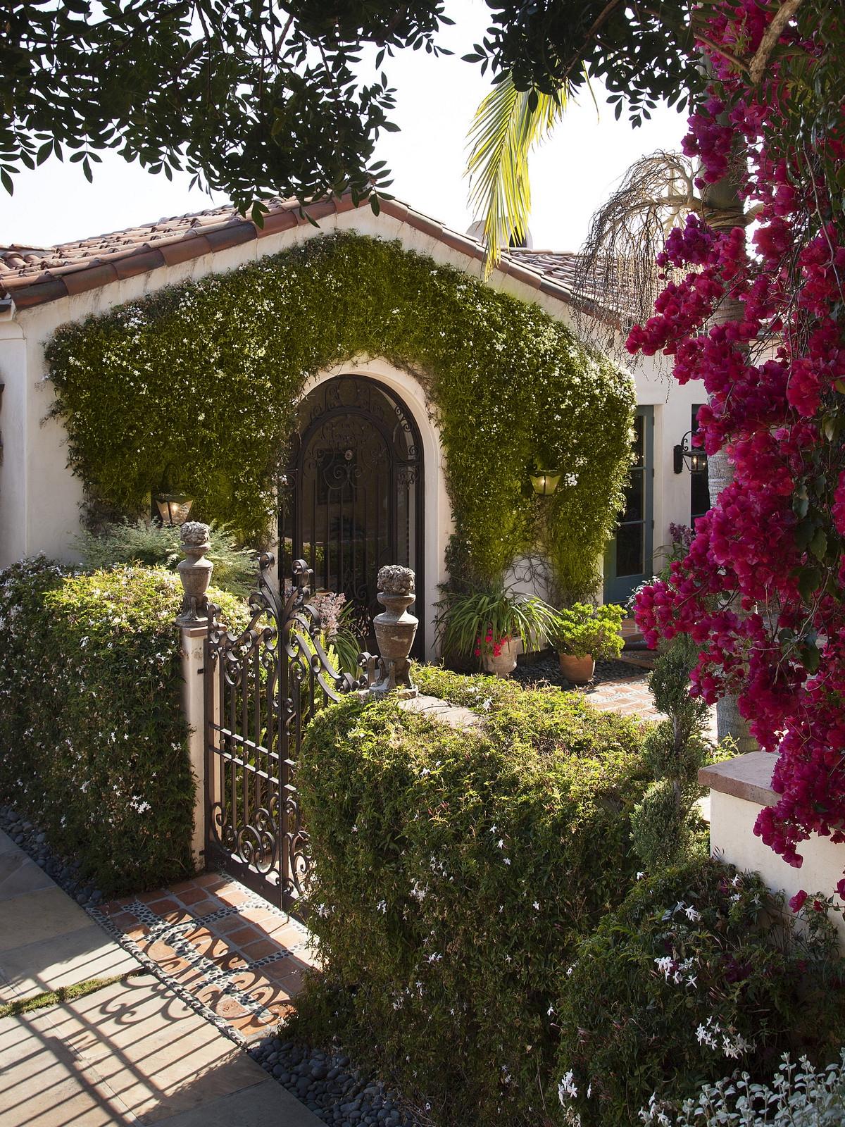 423 Ennisbrook Drive Montecito, CA 93108 - Photo 2 of 11 02-423Ennisbrook_008_main entrance