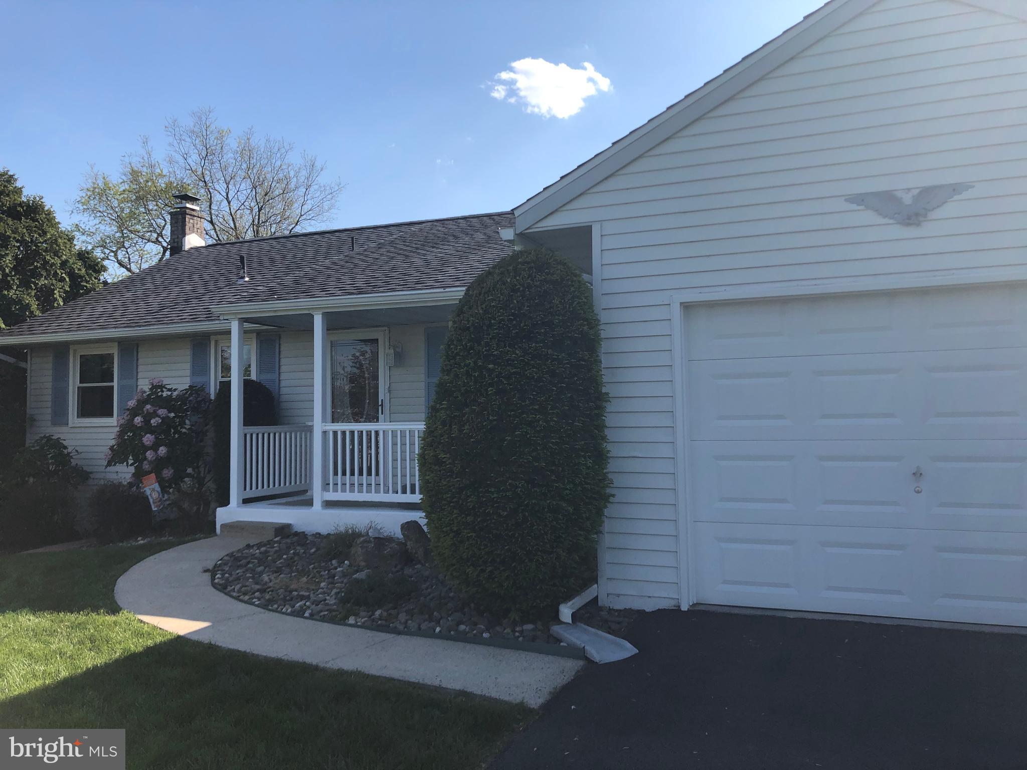 153 Beacon Road Reading, PA 19608 - Photo 4 of 77