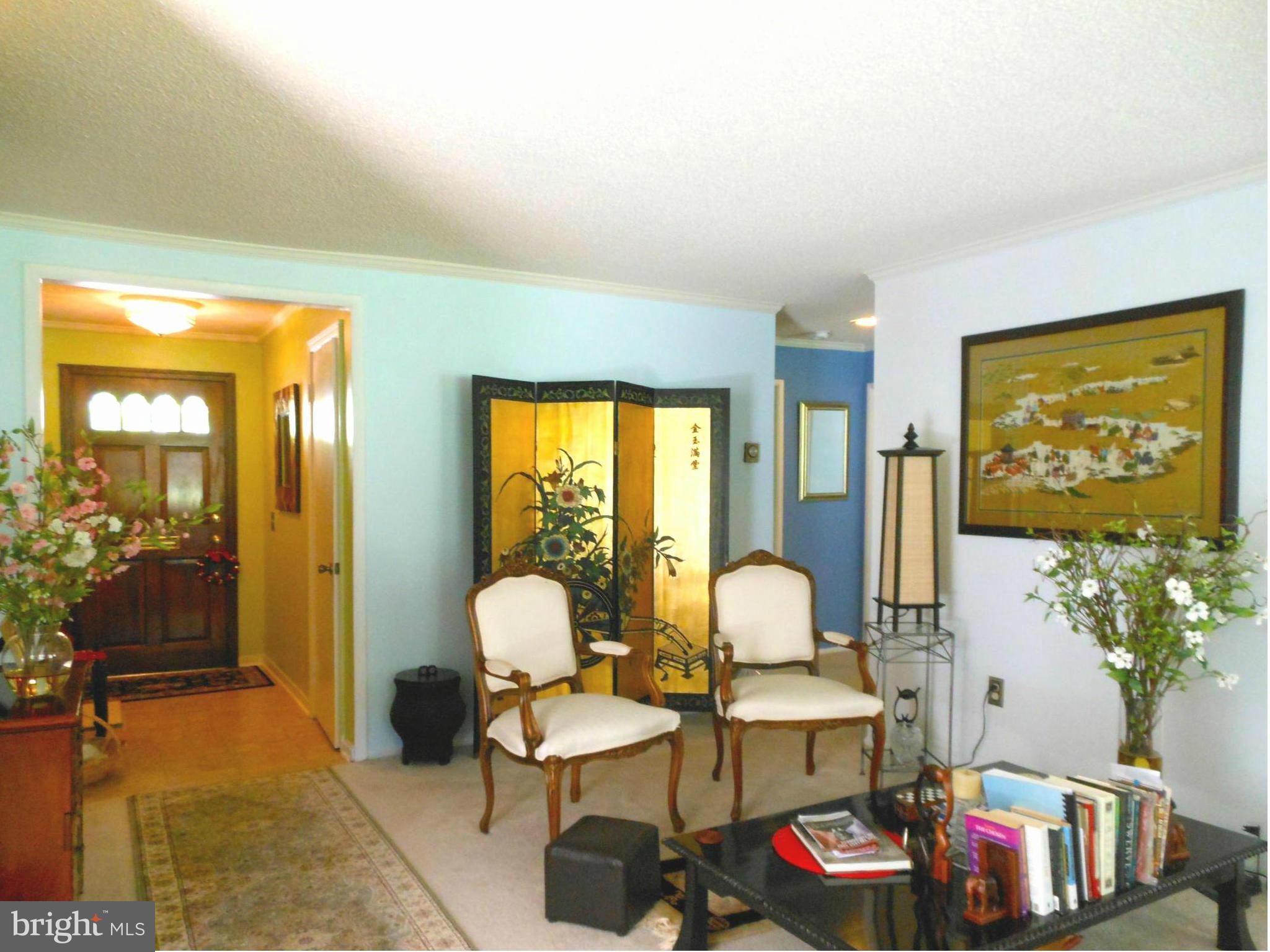 15151 Vantage Hill Road, Unit 9A Silver Spring, MD 20906 - Photo 21 of 24 Living Room