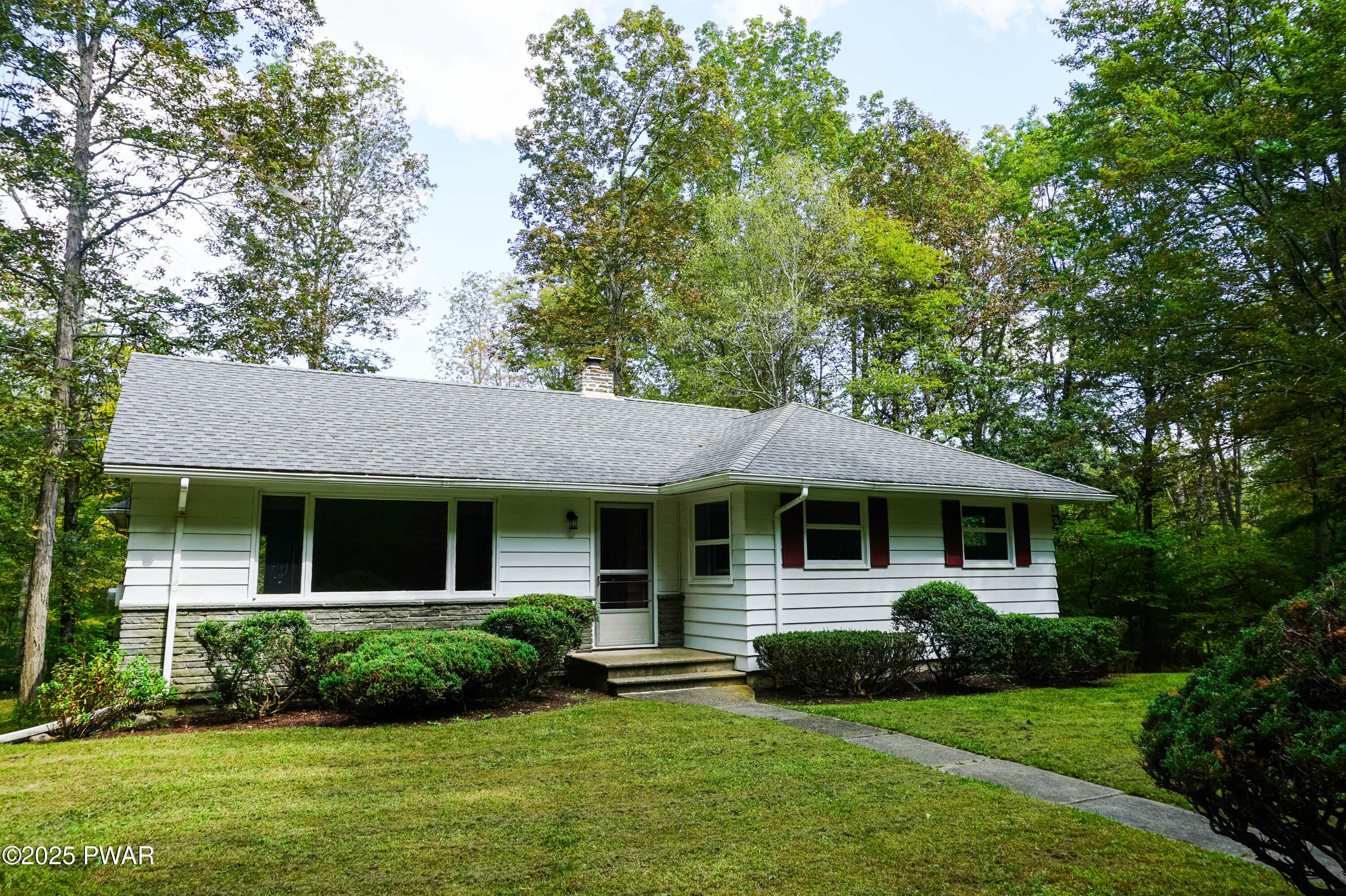 145 Spencer Road Dingmans Ferry, PA 18328 - Photo 5 of 39