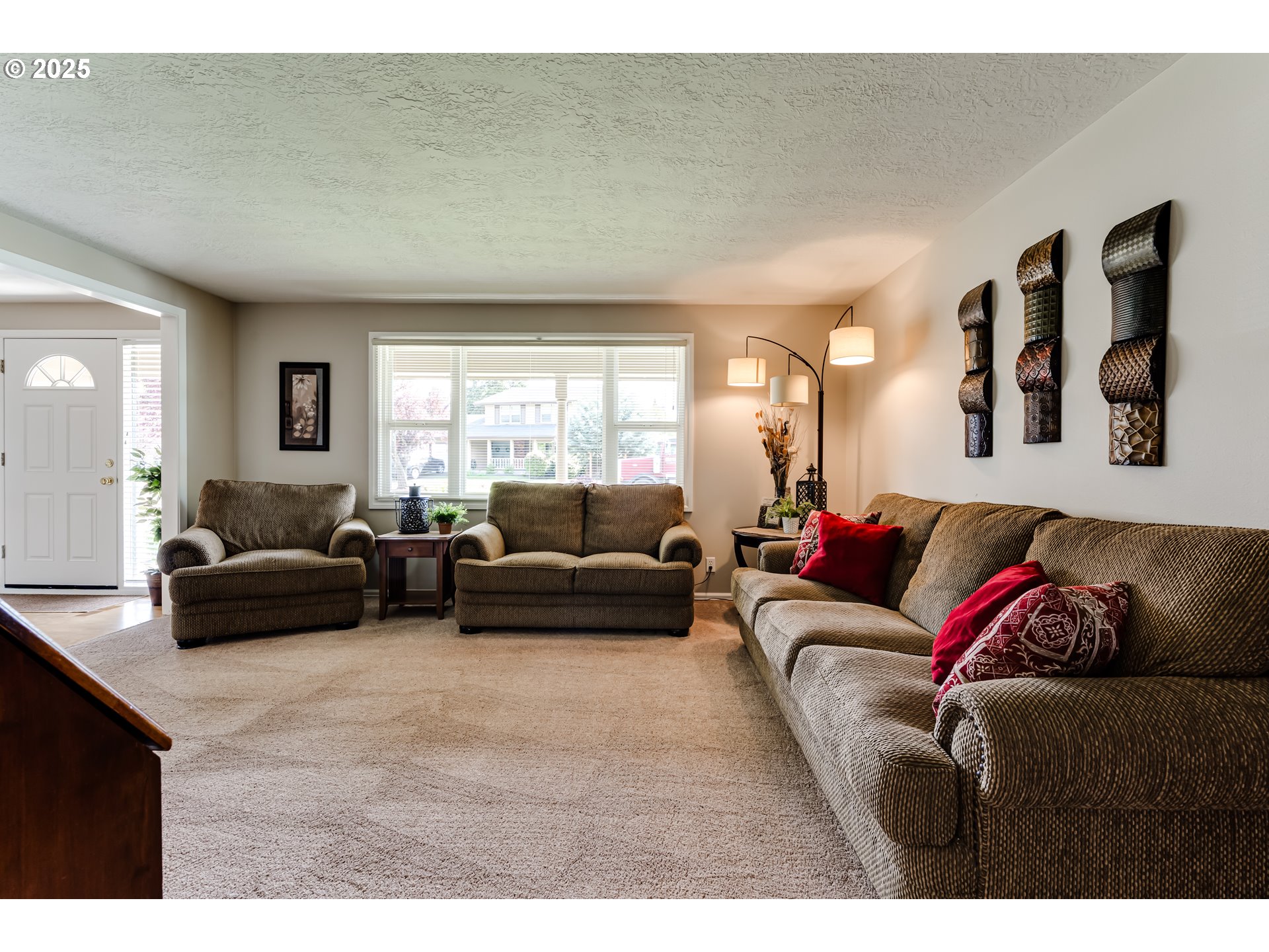 2852 Metolius Drive Eugene, OR 97408 - Photo 12 of 48 a living room with furniture and a large window