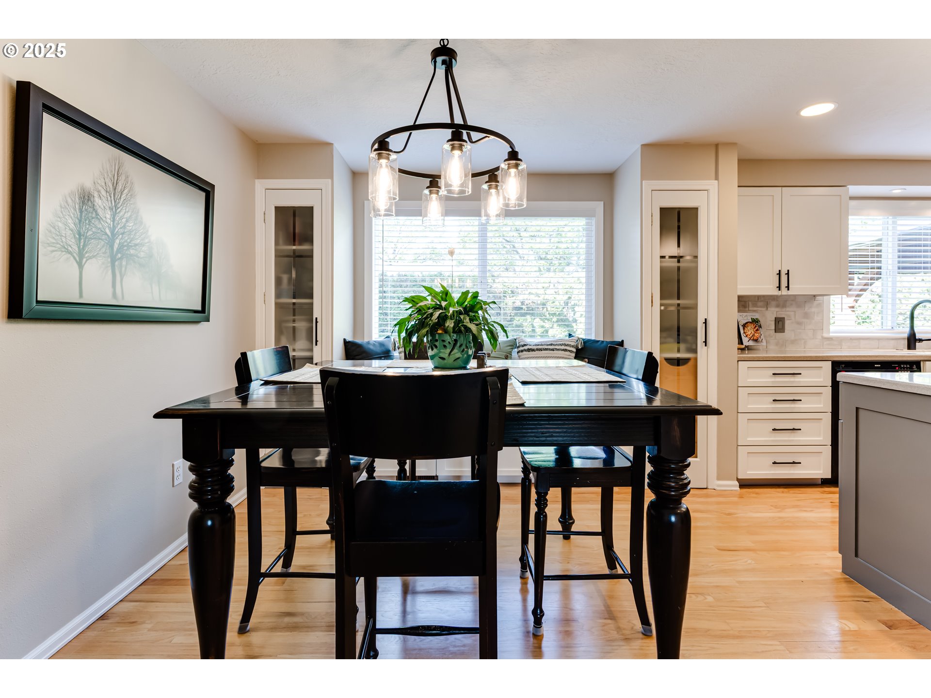 2852 Metolius Drive Eugene, OR 97408 - Photo 23 of 48 a view of a dining room with furniture and window