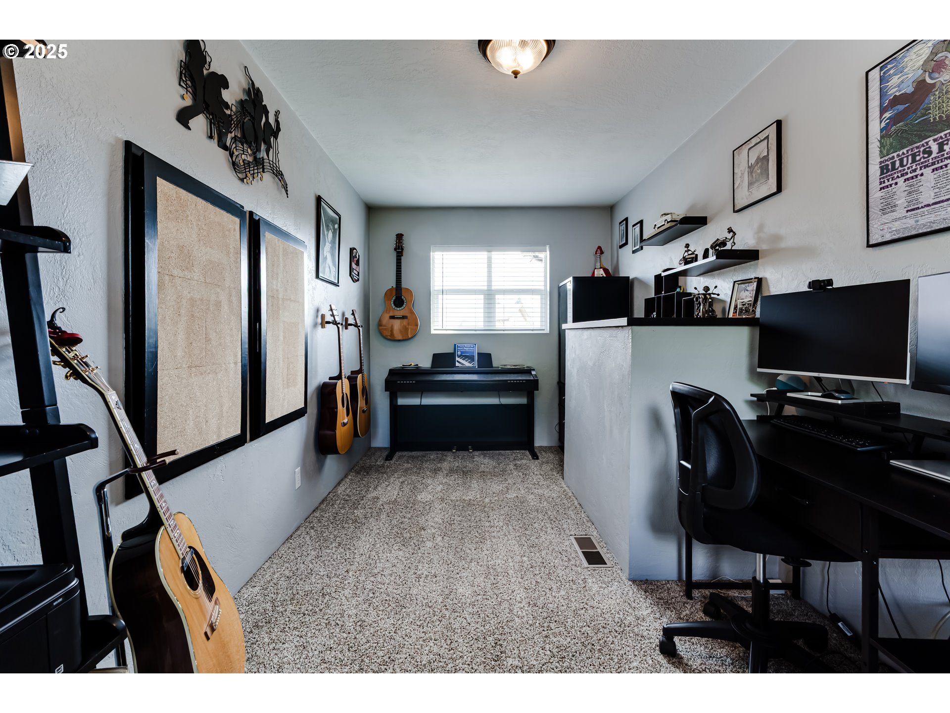 2852 Metolius Drive Eugene, OR 97408 - Photo 38 of 48 a living room with furniture and a flat screen tv
