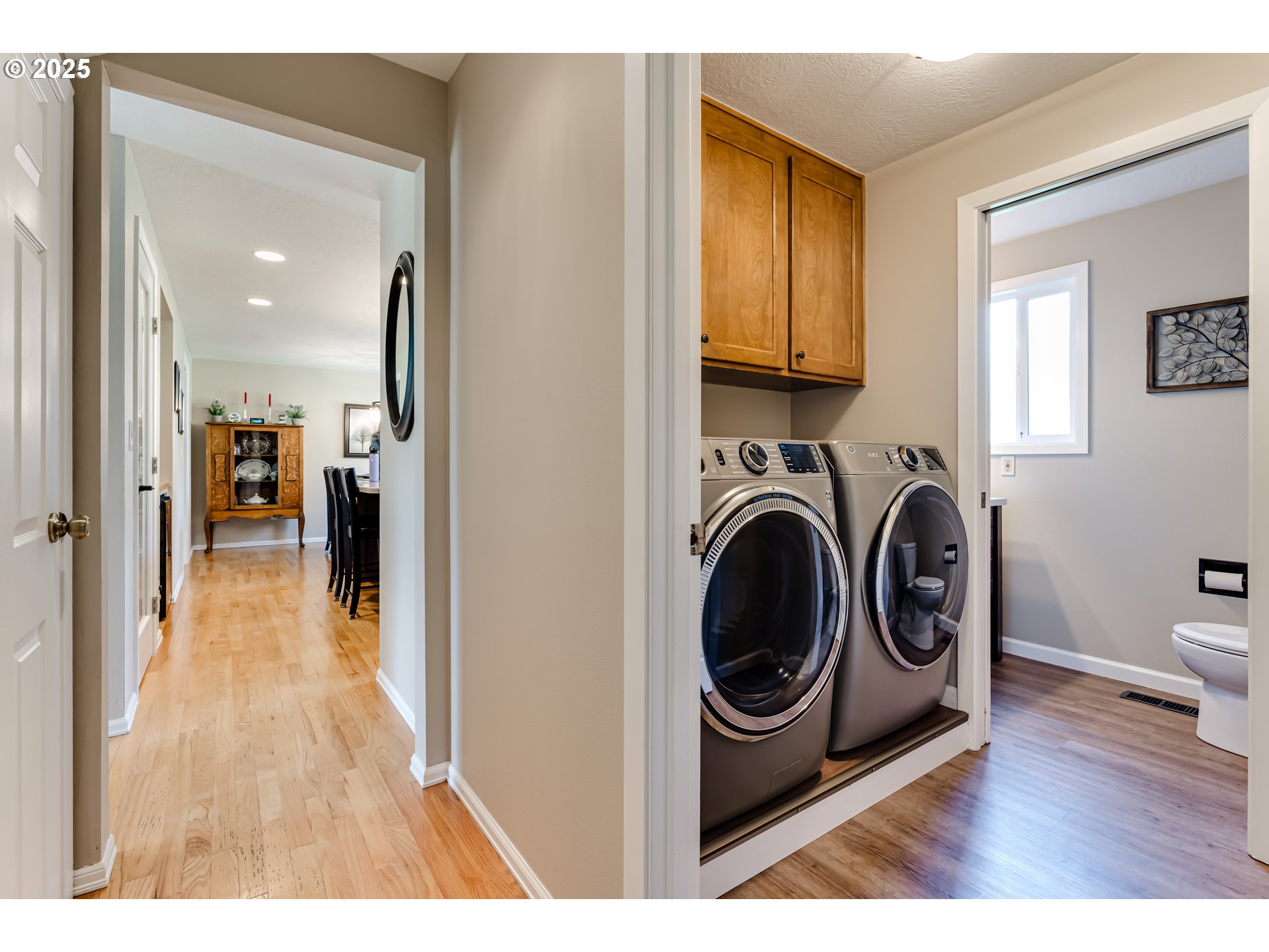 2852 Metolius Drive Eugene, OR 97408 - Photo 39 of 48 a view of a kitchen with washer and dryer