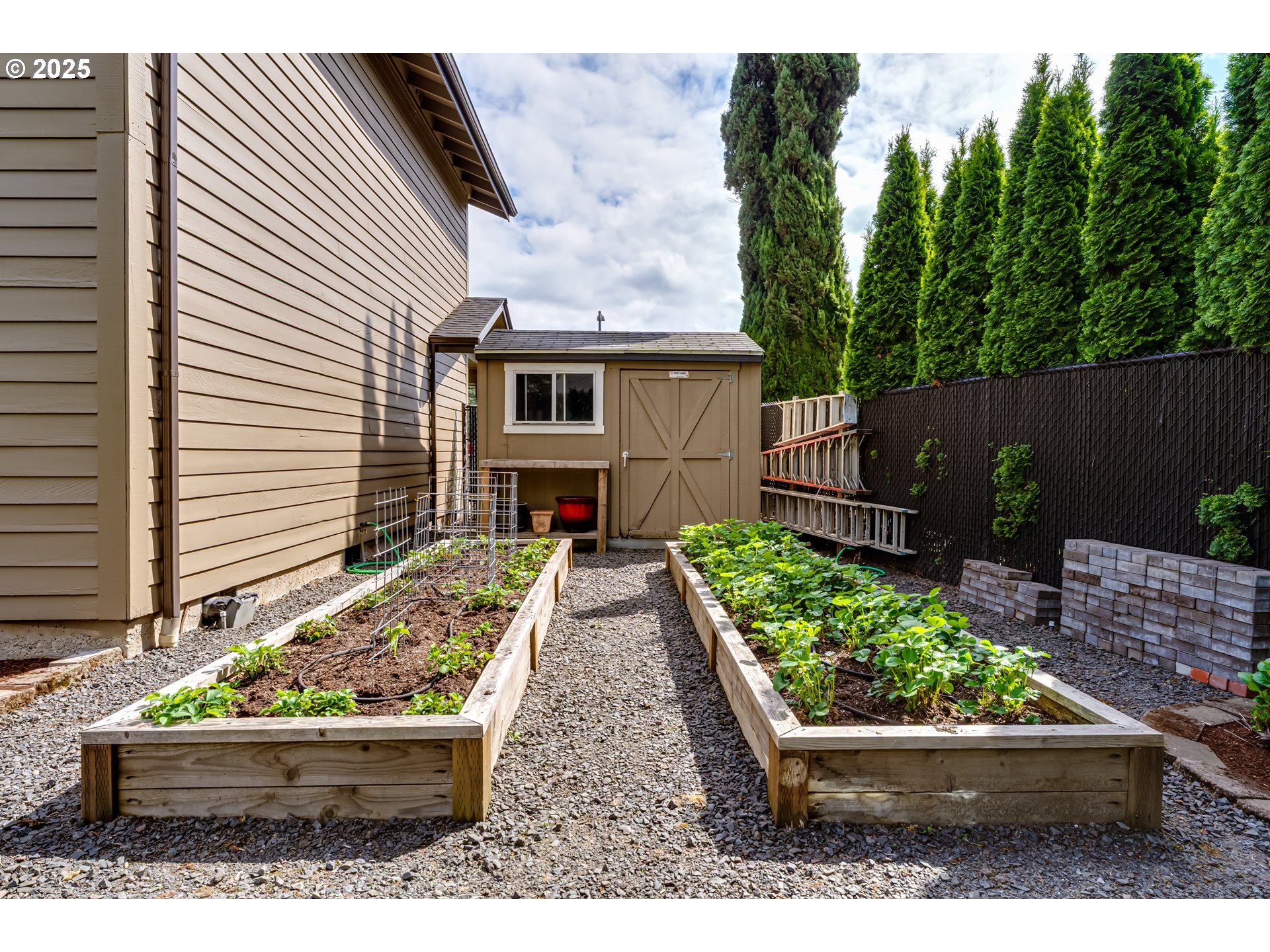 2852 Metolius Drive Eugene, OR 97408 - Photo 46 of 48 a front view of a house with entryway