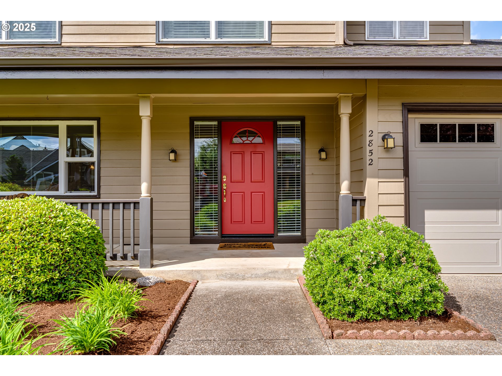 2852 Metolius Drive Eugene, OR 97408 - Photo 5 of 48 a view of a entrance front of the house