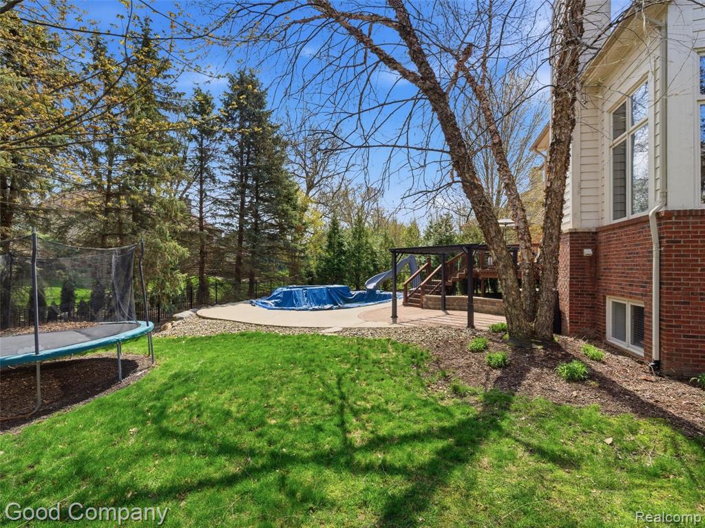 532 Springview Drive Rochester, MI 48307 - Photo 54 of 63 Gallery Image 54