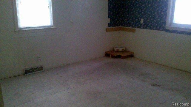 7072 Linden Road Swartz Creek, MI 48473 - Photo 9 of 13 3rd bedroom