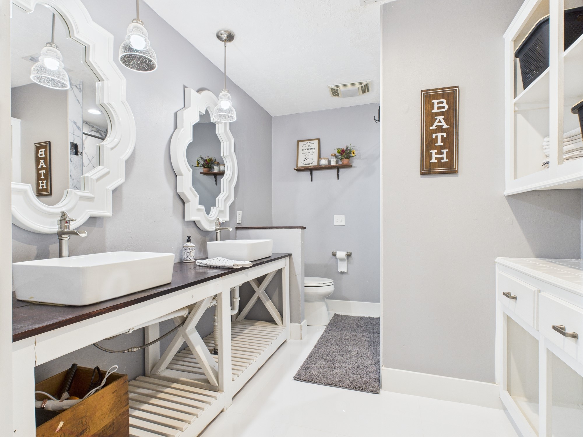 100 Hill Ranch Lane New Waverly, TX 77358 - Photo 19 of 23 a bathroom with a sink and a mirror