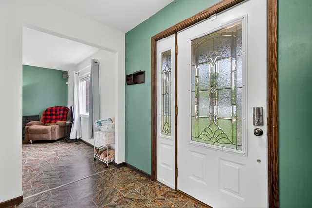 $420,000 | 336 Oak Hill Court, Antioch, IL 60002