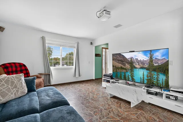 $420,000 | 336 Oak Hill Court, Antioch, IL 60002