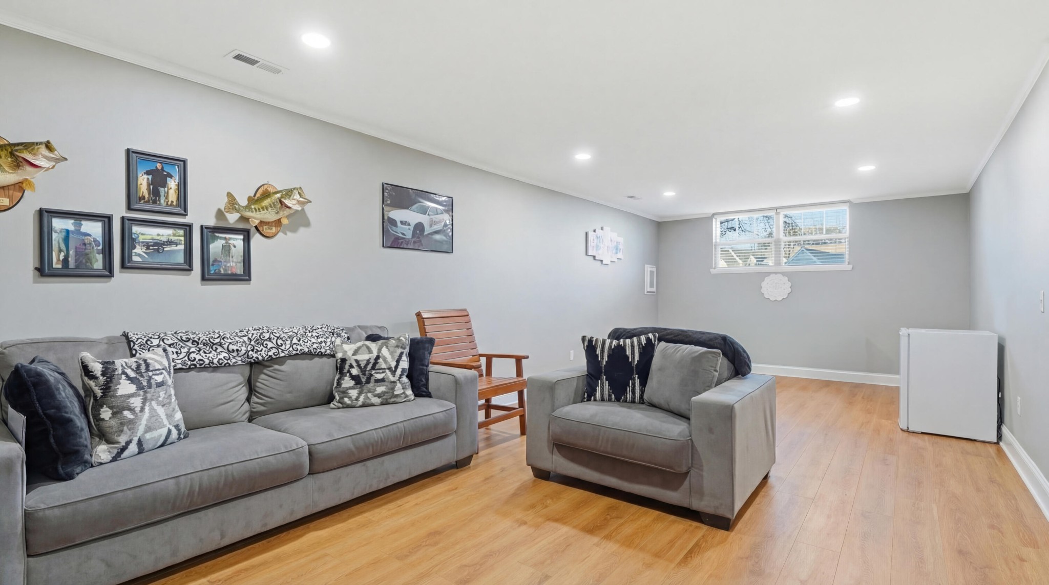 274 Live Oak Road Ringgold, GA 30736 - Photo 19 of 28 a living room with furniture and painting on the wall