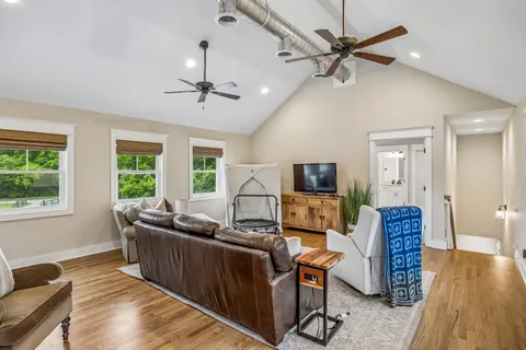 $900,000 | 1765 Theta Pike, Columbia, TN 38401