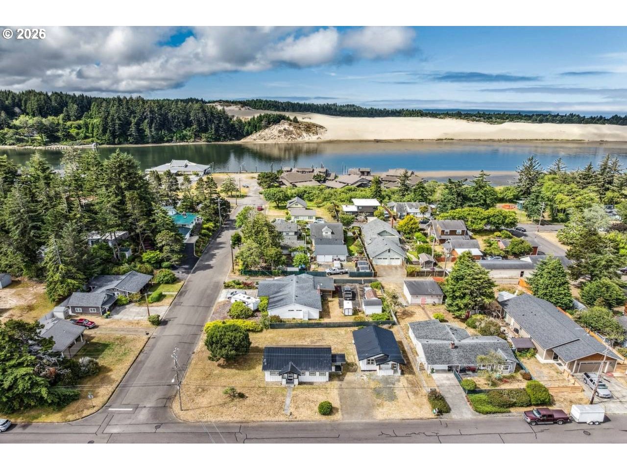 1184 2nd Street Florence, OR 97439 - Photo 33 of 44 a view of a city