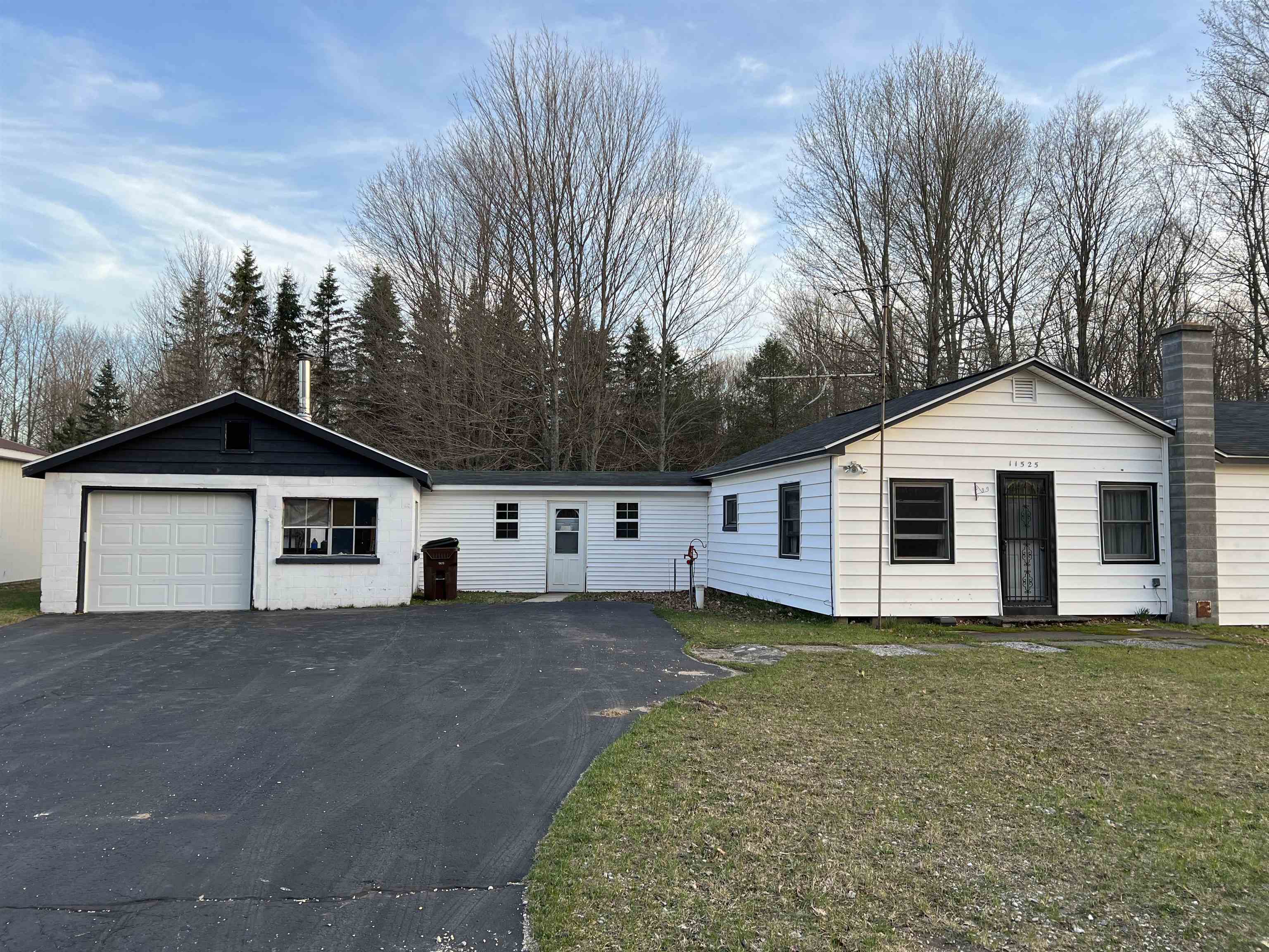 11525 Cinder Road Beulah, MI 49617 - Photo 3 of 17