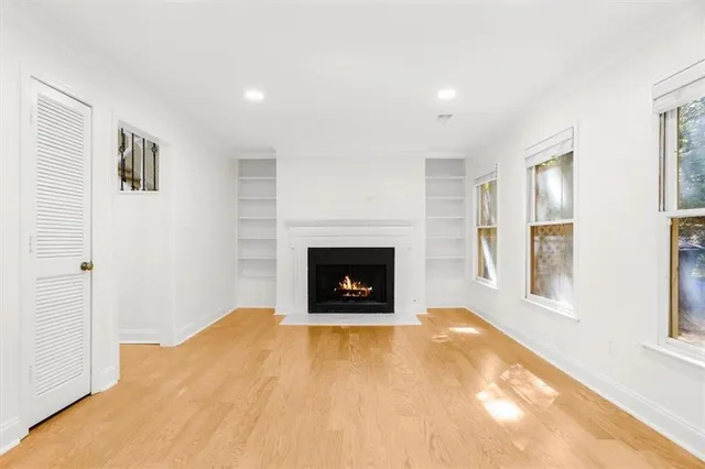 a view of a livingroom with a fireplace