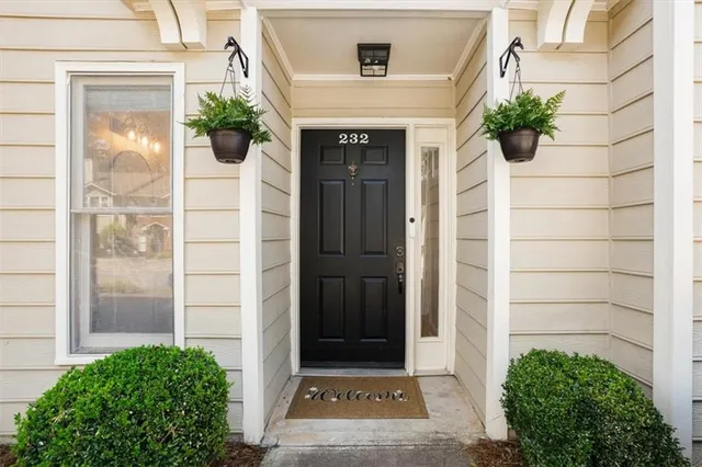 a view of door with outdoor space