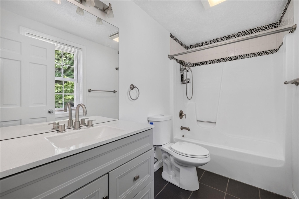 37 Breakneck Road Sturbridge, MA 01566 - Photo 21 of 41