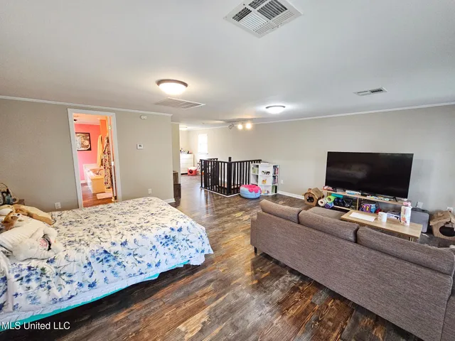 $219,500 | 906 West Lakeshore Drive, Carriere, MS 39426