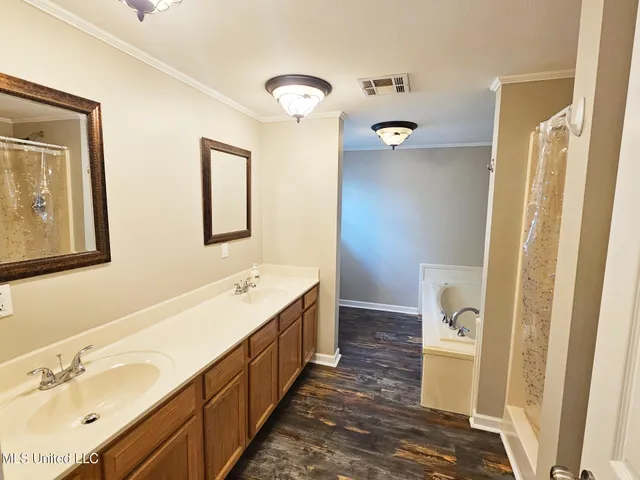 $219,500 | 906 West Lakeshore Drive, Carriere, MS 39426