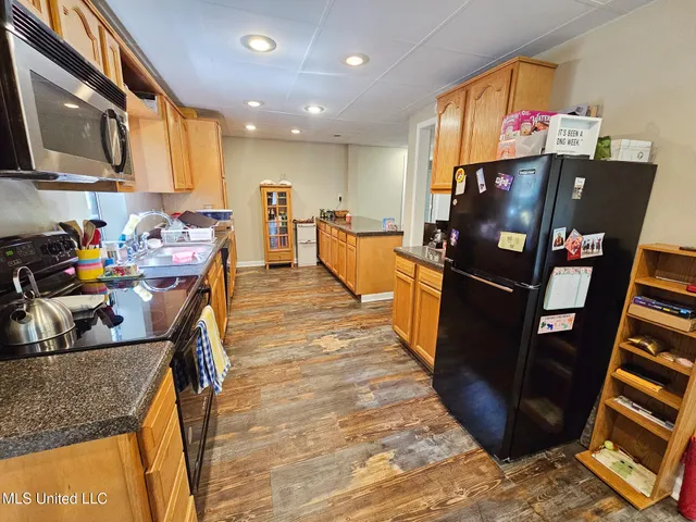 $219,500 | 906 West Lakeshore Drive, Carriere, MS 39426