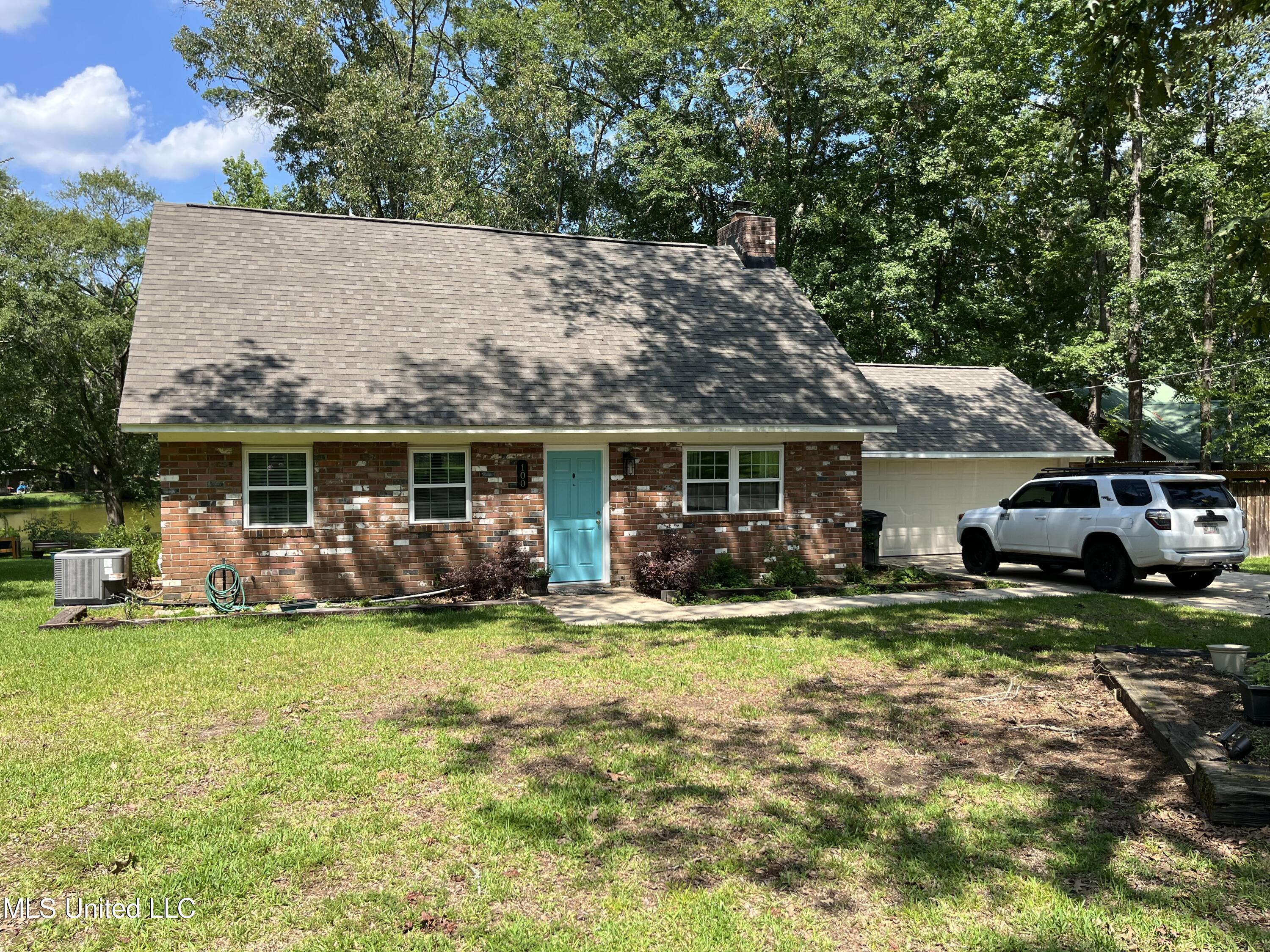 100 Point Clear Florence, MS 39073 - Photo 1 of 48 Front Photo