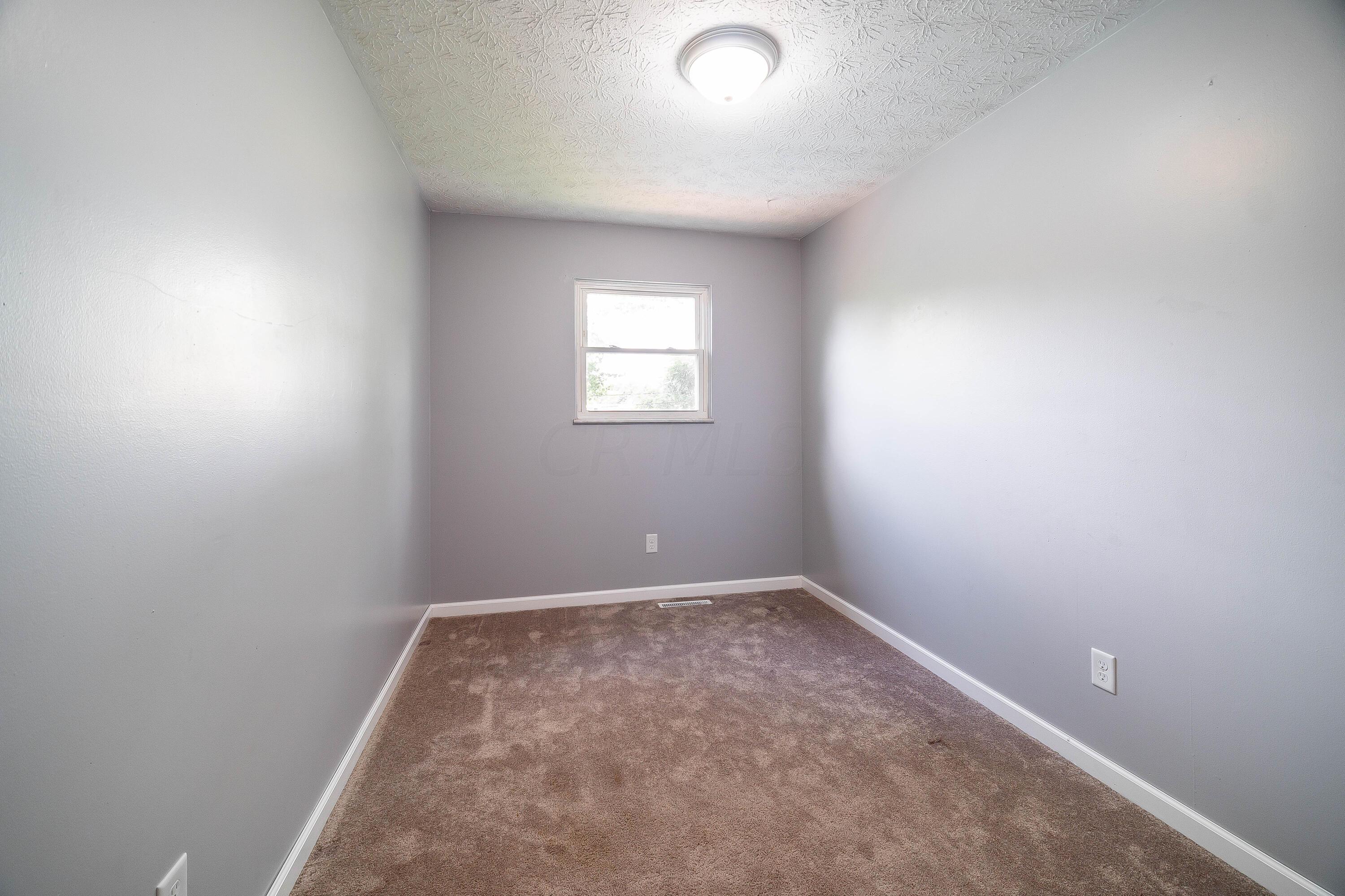 3269 Sundale Road Columbus, OH 43232 - Photo 19 of 31 3269 Sundale Rd-40