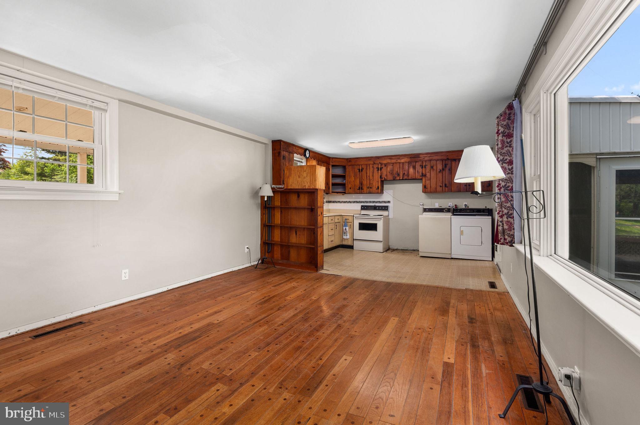 531 Fairhill Road Hatfield, PA 19440 - Photo 7 of 26 Living Room/KItchen