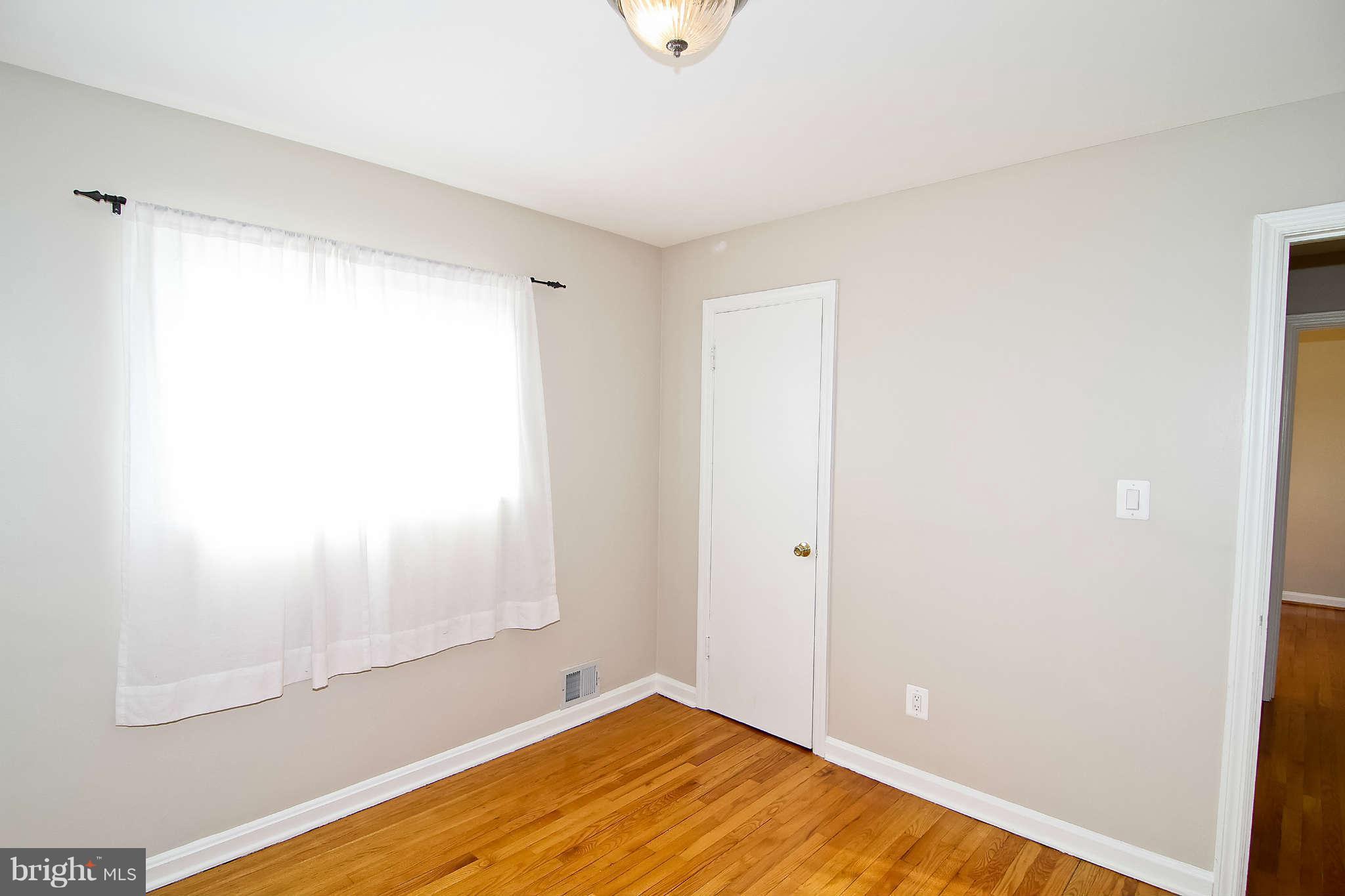 2424 Dennis Avenue Silver Spring, MD 20902 - Photo 13 of 20 Bedroom #3