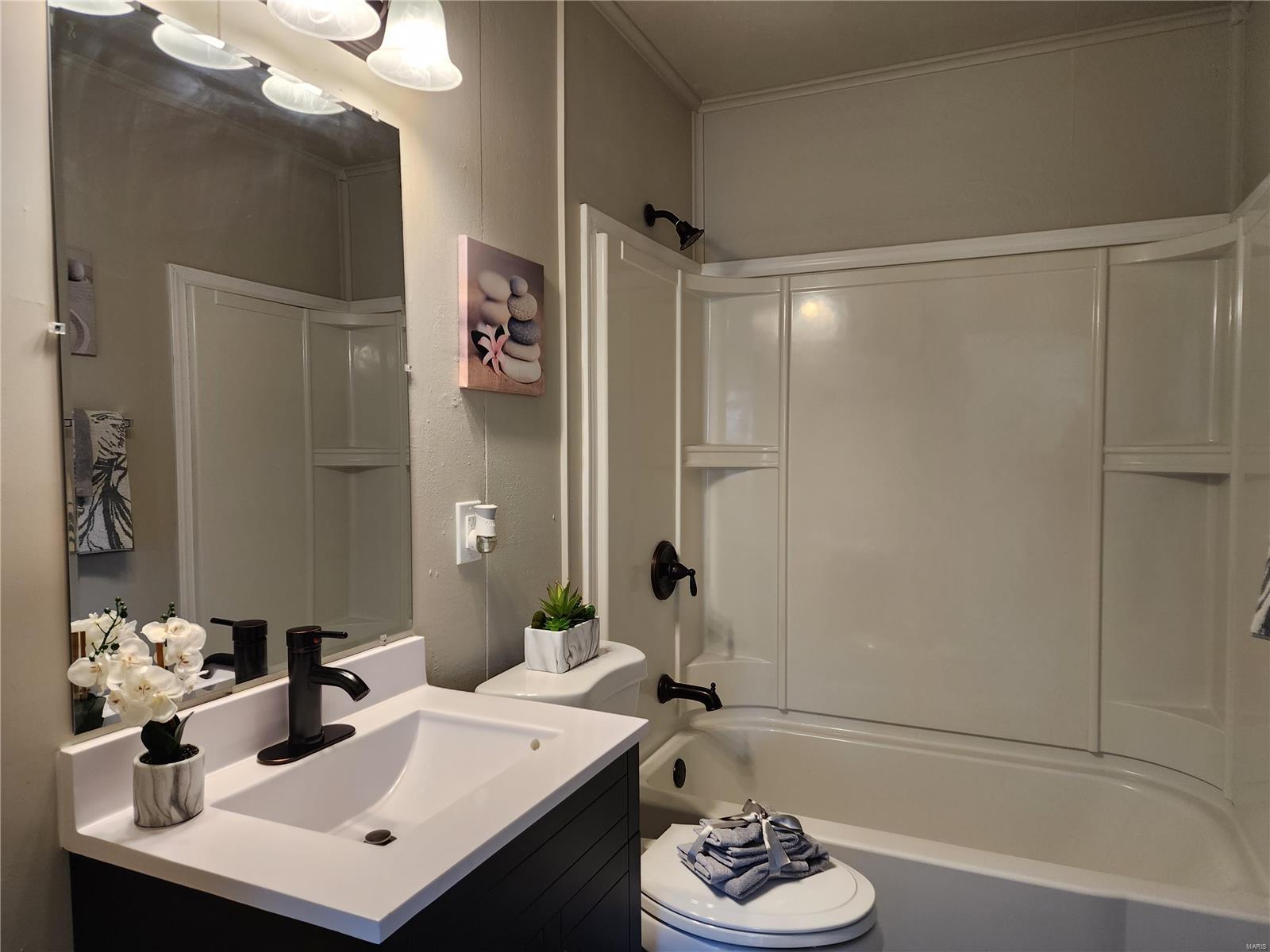 9523 Ridge Avenue St. Louis, MO 63114 - Photo 17 of 21 Gallery Image 17