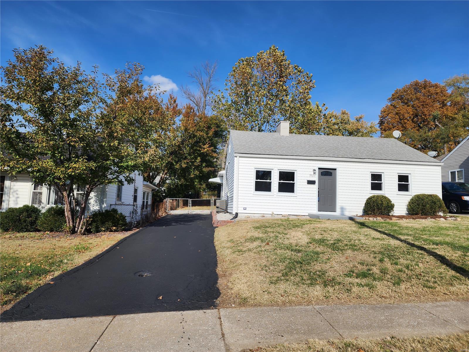9523 Ridge Avenue St. Louis, MO 63114 - Photo 2 of 21 Gallery Image 2
