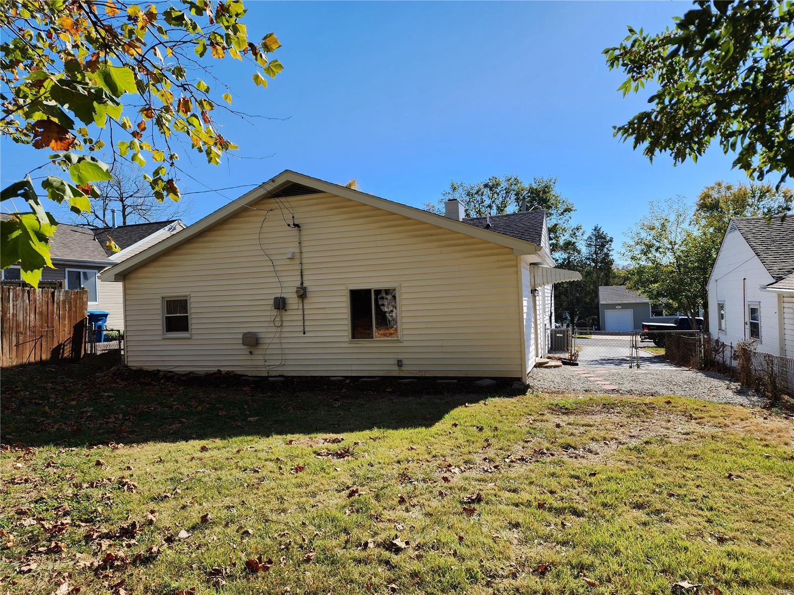 9523 Ridge Avenue St. Louis, MO 63114 - Photo 5 of 21 Gallery Image 5