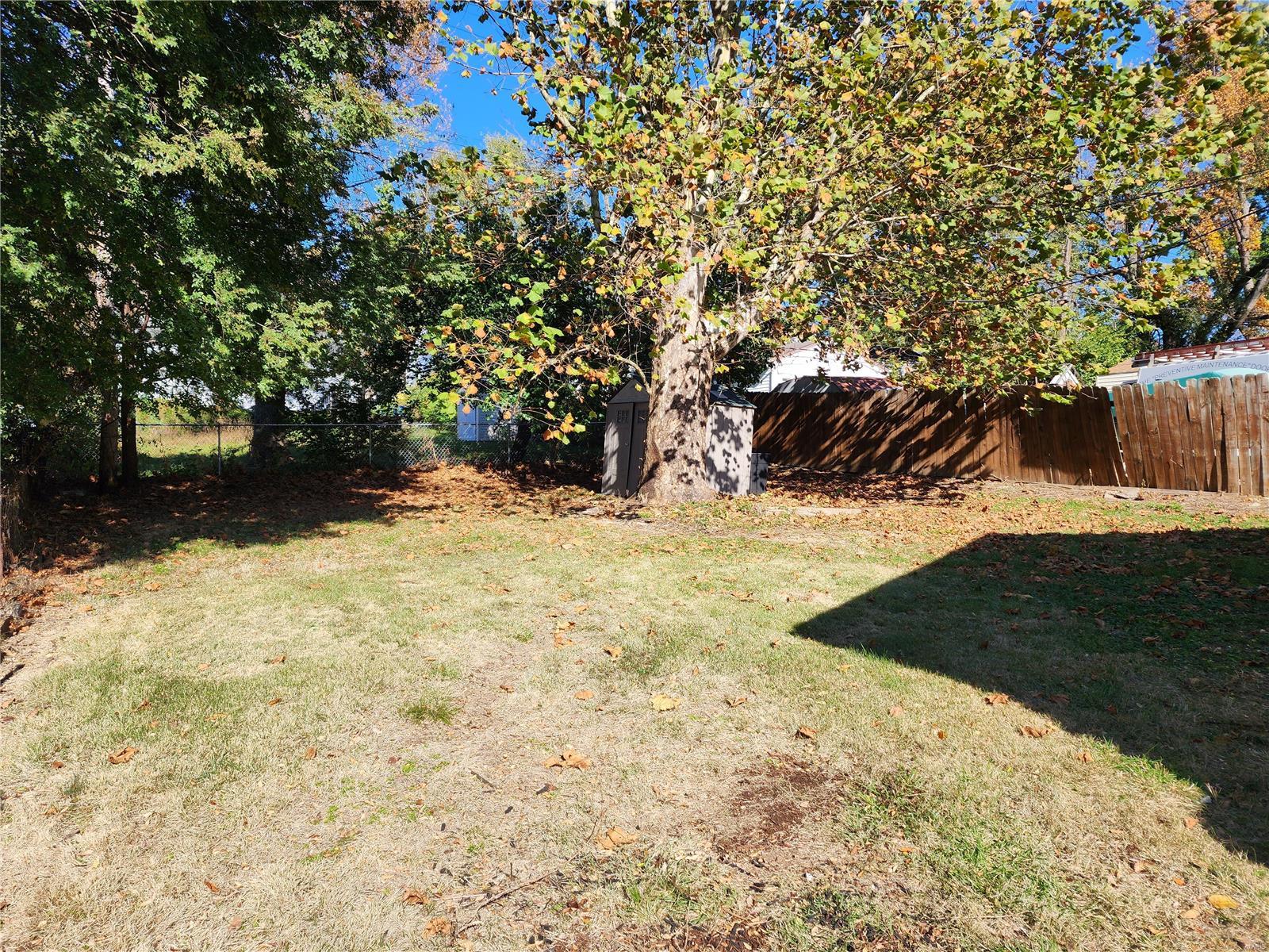 9523 Ridge Avenue St. Louis, MO 63114 - Photo 6 of 21 Gallery Image 6