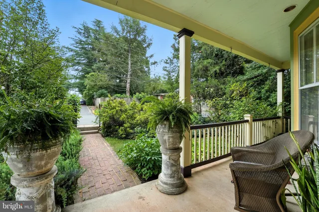 $799,900 | 802 South Blue Ridge Avenue, Culpeper, VA 22701