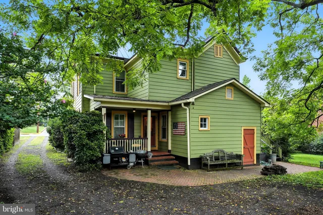 $799,900 | 802 South Blue Ridge Avenue, Culpeper, VA 22701