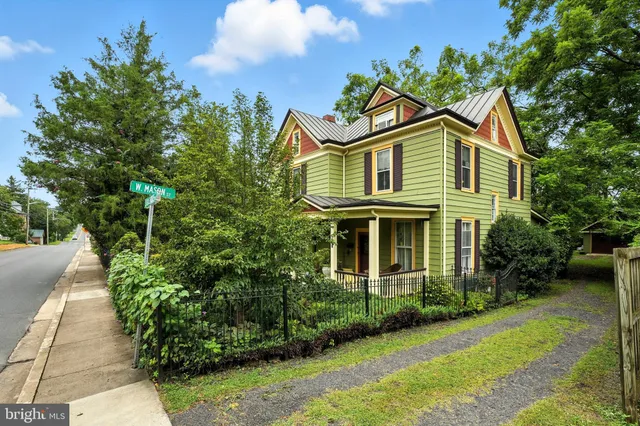 $799,900 | 802 South Blue Ridge Avenue, Culpeper, VA 22701