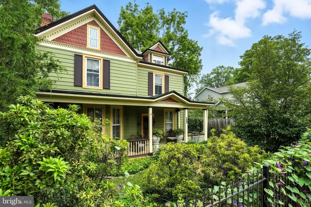 $799,900 | 802 South Blue Ridge Avenue, Culpeper, VA 22701