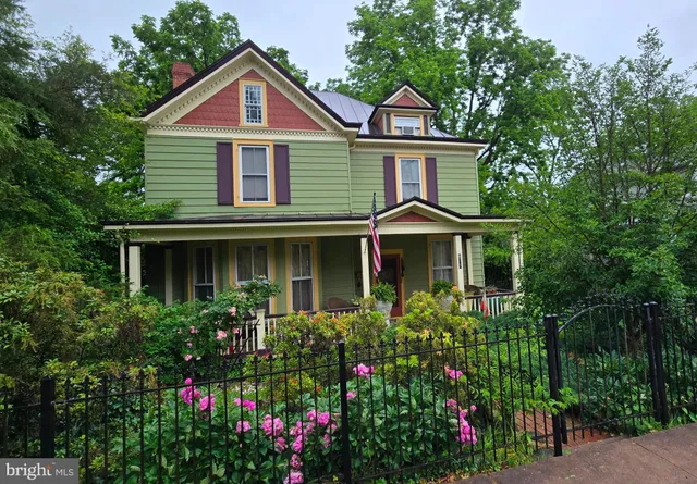 $799,900 | 802 South Blue Ridge Avenue, Culpeper, VA 22701