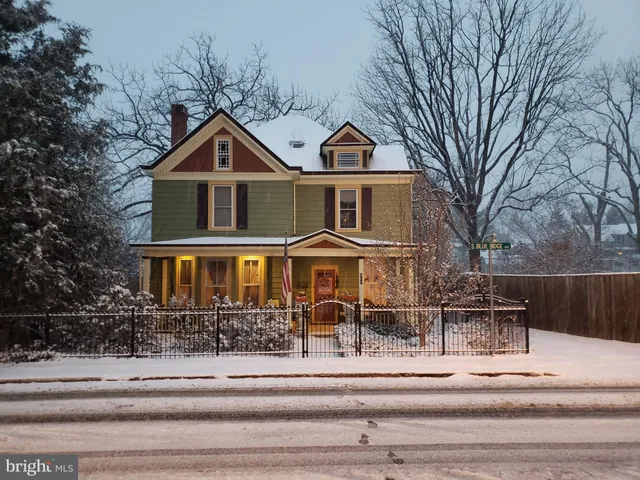 $799,900 | 802 South Blue Ridge Avenue, Culpeper, VA 22701