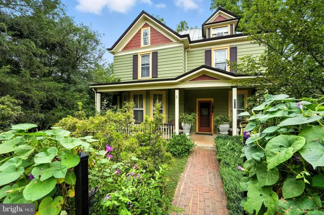 $799,900 | 802 South Blue Ridge Avenue, Culpeper, VA 22701