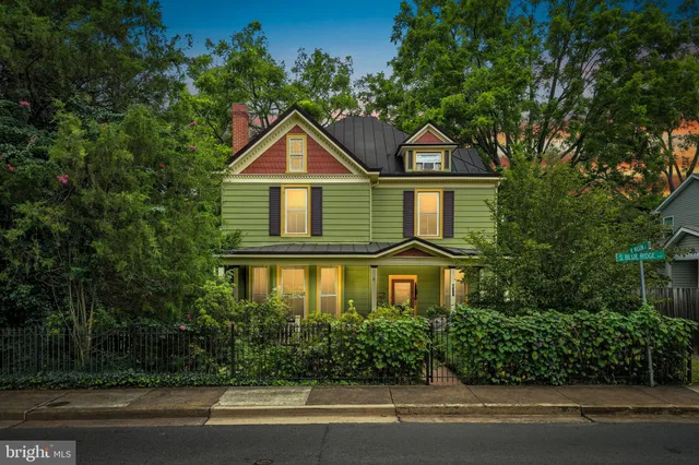 $799,900 | 802 South Blue Ridge Avenue, Culpeper, VA 22701